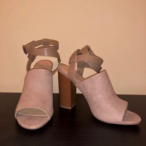 BRAND NEW SIZE 7.5 Women’s